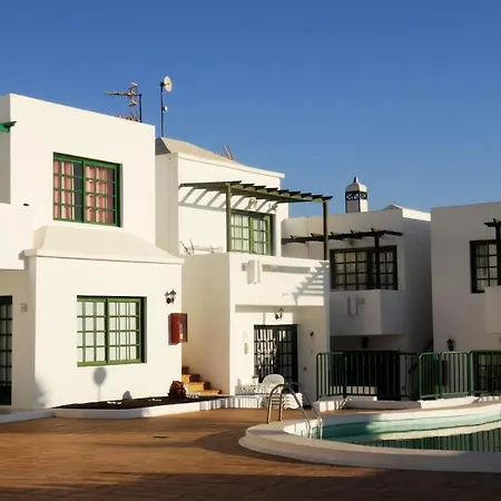 Zafiros In Puerto Del Carmen Aircond & Wifi & Dishwasher Tias